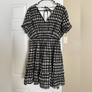 Black and White Dress, 0X